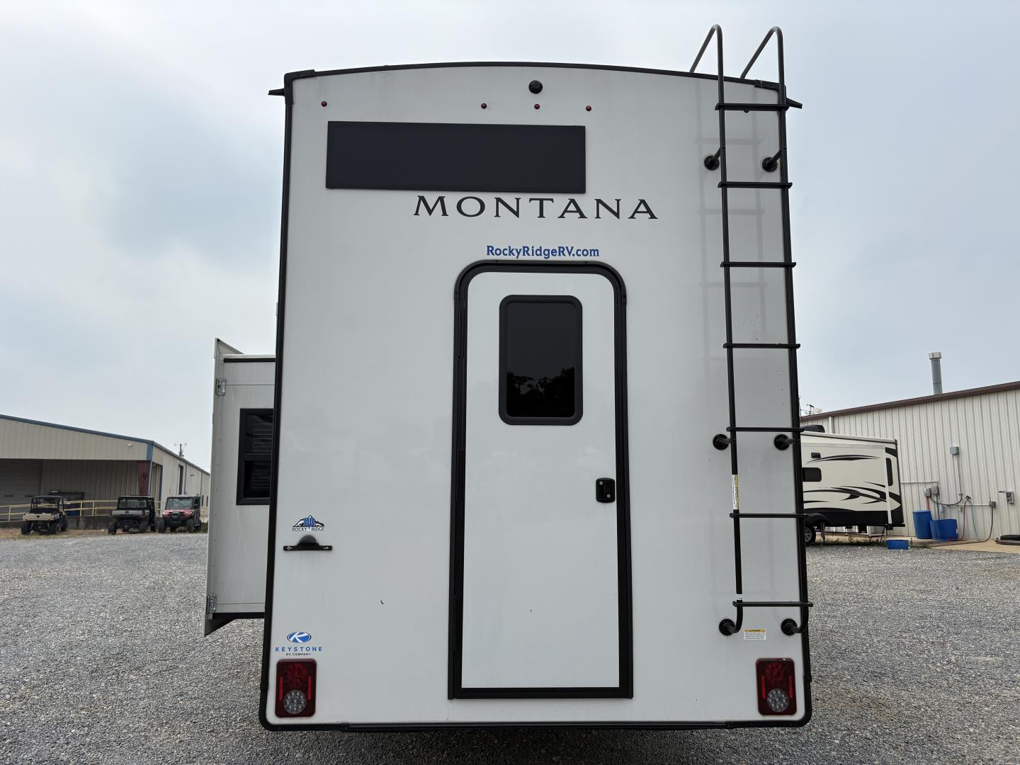 2025 Keystone Montana 3915TB - Image 6