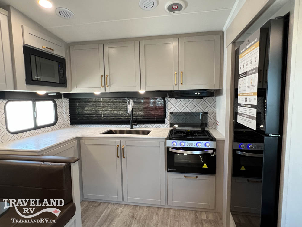 2027 HEARTLAND SUNDANCE XLT 24ML - Image 12