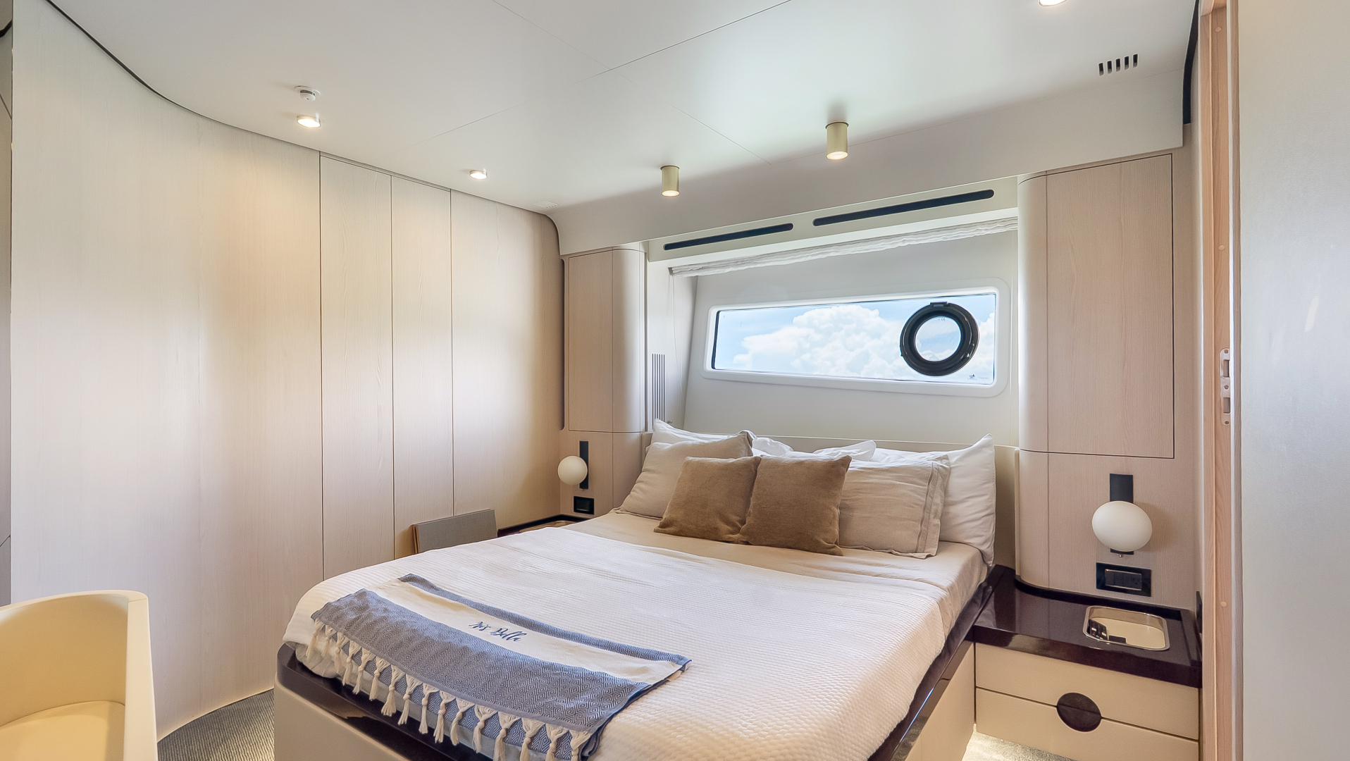 2025 Azimut 78 FLY - Image 36