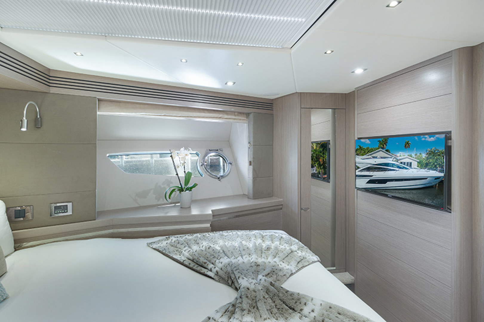 2015 Sunseeker Sport Yacht 68 - Image 15