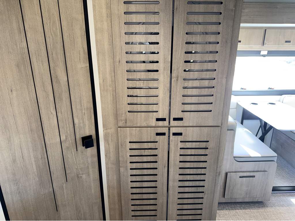 2026 GRAND DESIGN LINEAGE SERIES F 31ZW - Image 23