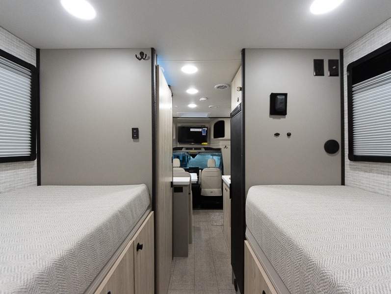 2025 Jayco Granite Ridge 22T - Image 16