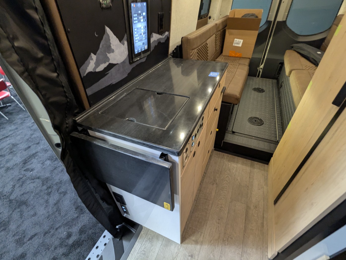 2026 Storyteller Overland Crew Mode XL - Image 17