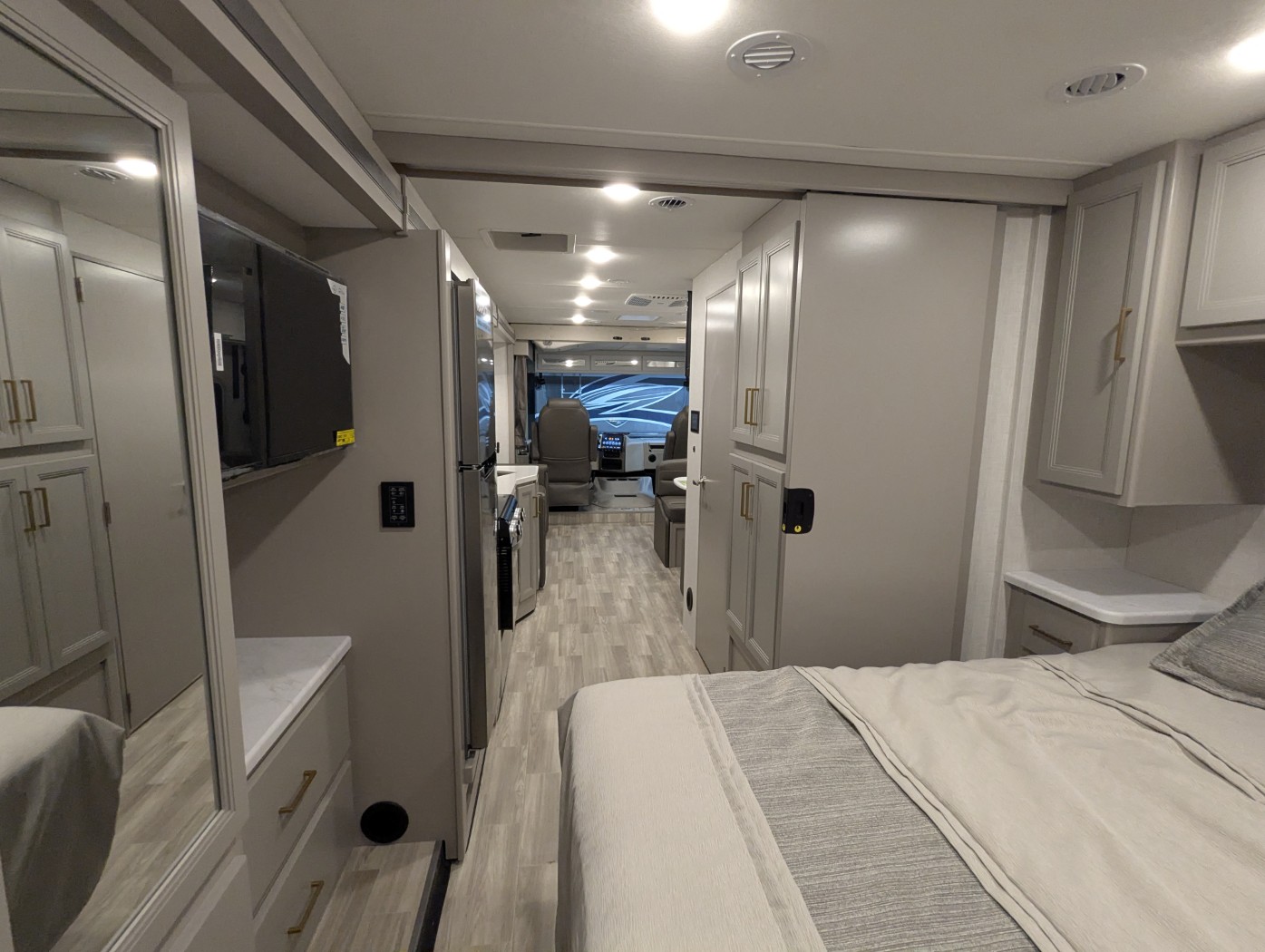2026 Thor Motor Coach Windsport 29L - Image 26