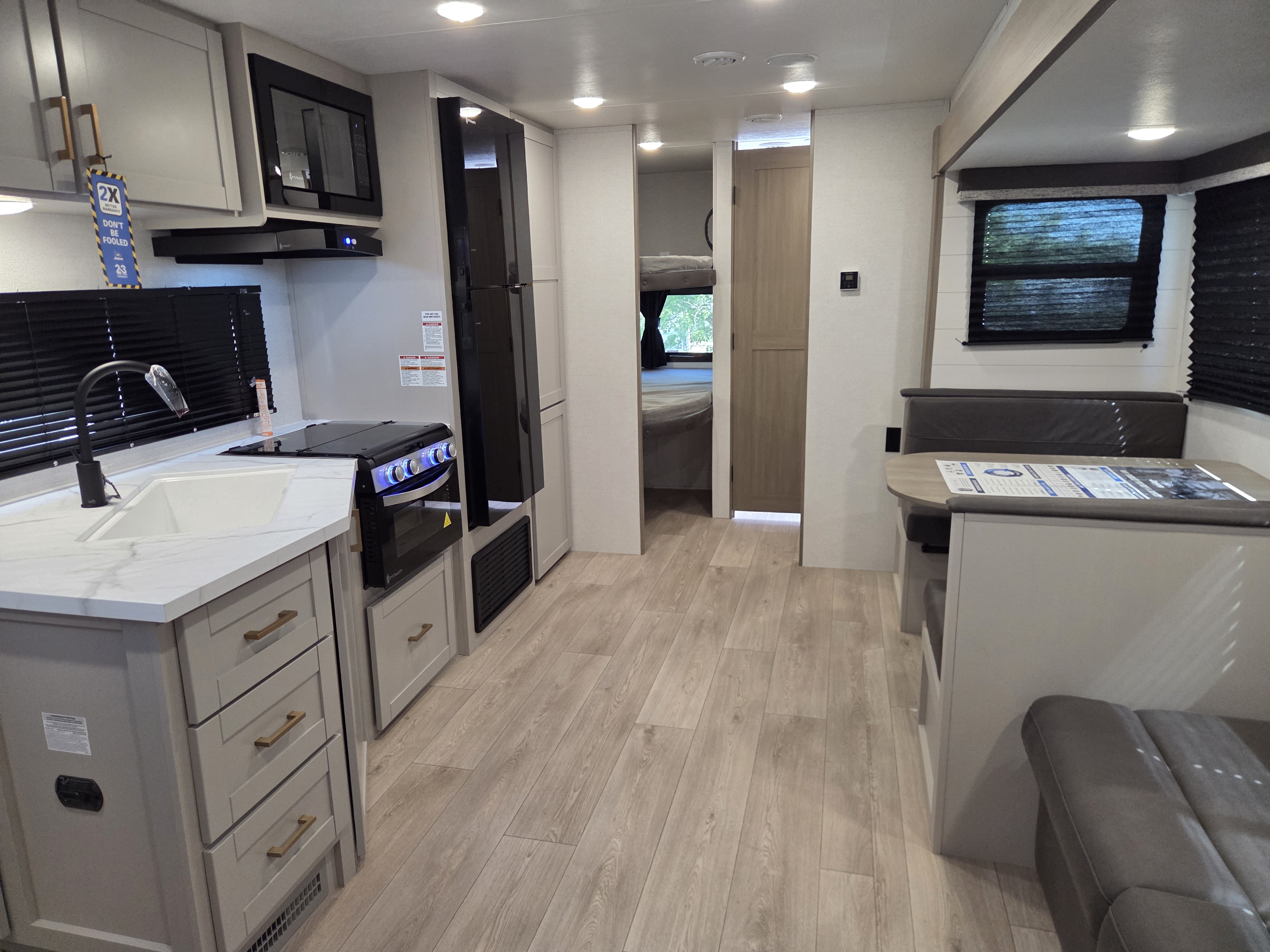 2027 Jayco Jay Flight 261BHS - Image 10