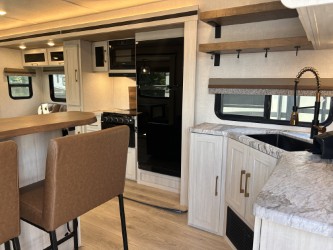 2025 FOREST RIVER GRAND SURVEYOR 302RDBS - Image 7