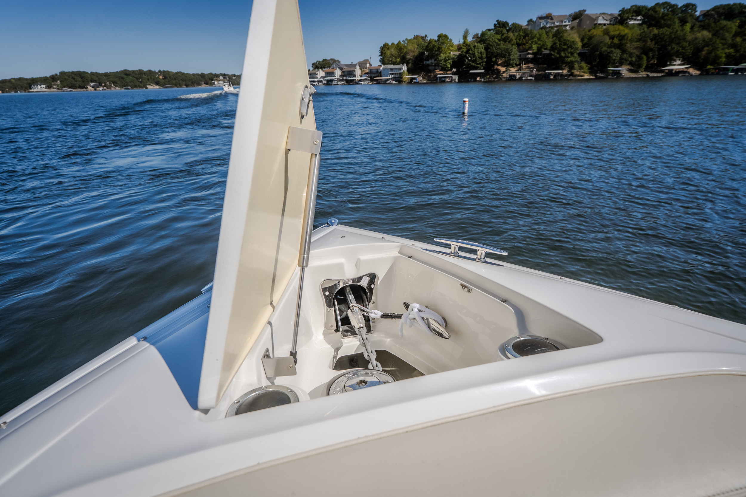 2010 Cobalt 302 - Image 12