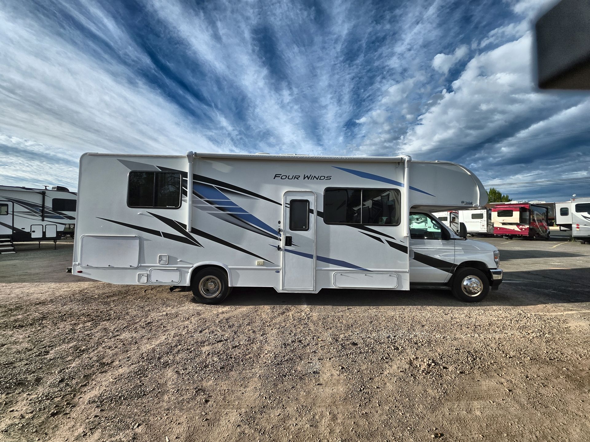 2025 Thor Motor Coach Four Winds 28Z - Image 9