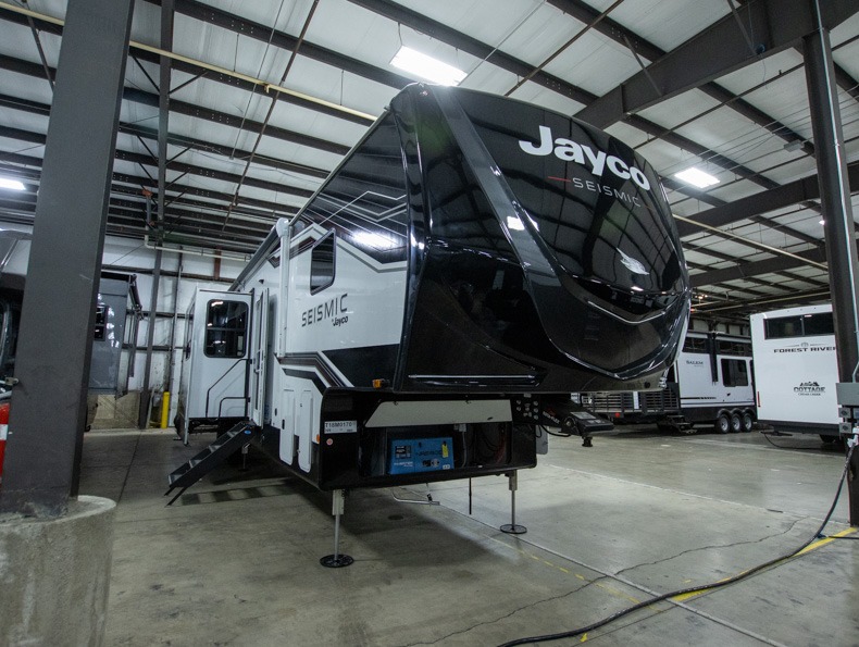 2026 Jayco Seismic 399 - Image 1