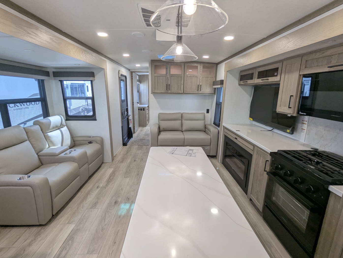 2026 Forest River Rockwood Signature 8339FK - Image 18