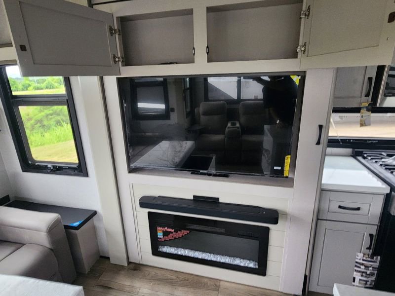2026 JAYCO NORTH POINT 310RLTS - Image 10