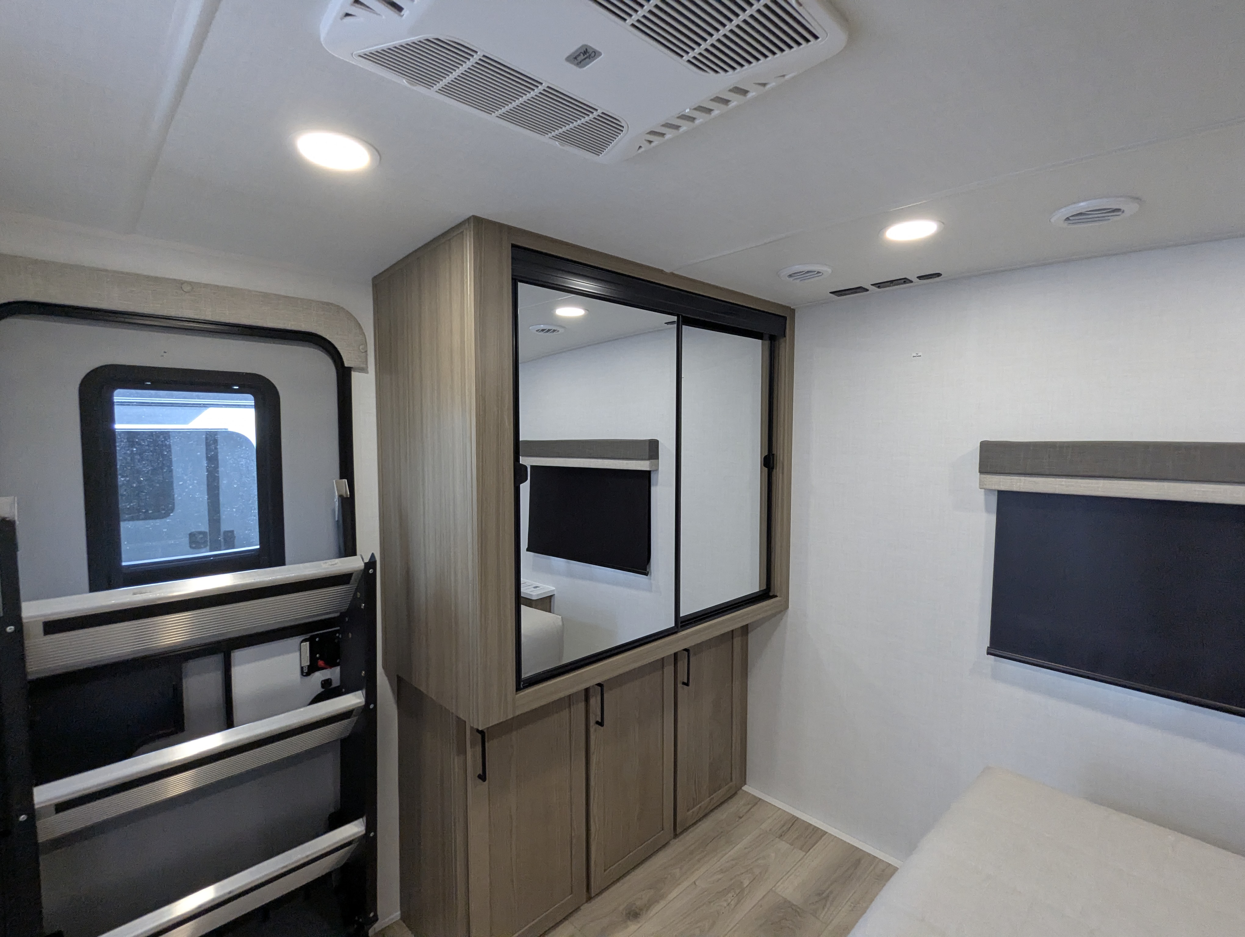 2027 Forest River Rockwood Ultra Lite 2608BS - Image 41