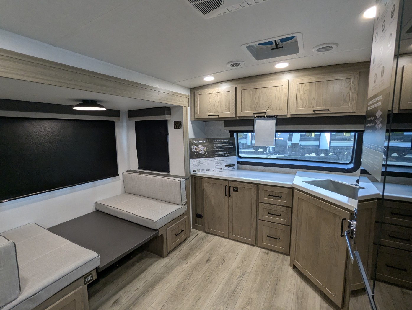 2027 Forest River Rockwood Ultra Lite 2608BS - Image 10