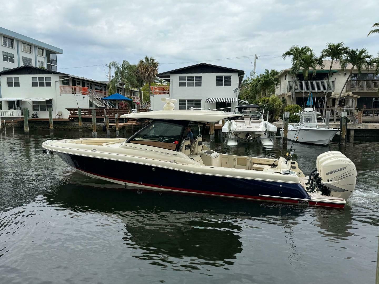 2022 Chris-Craft Calypso 35 - Image 4