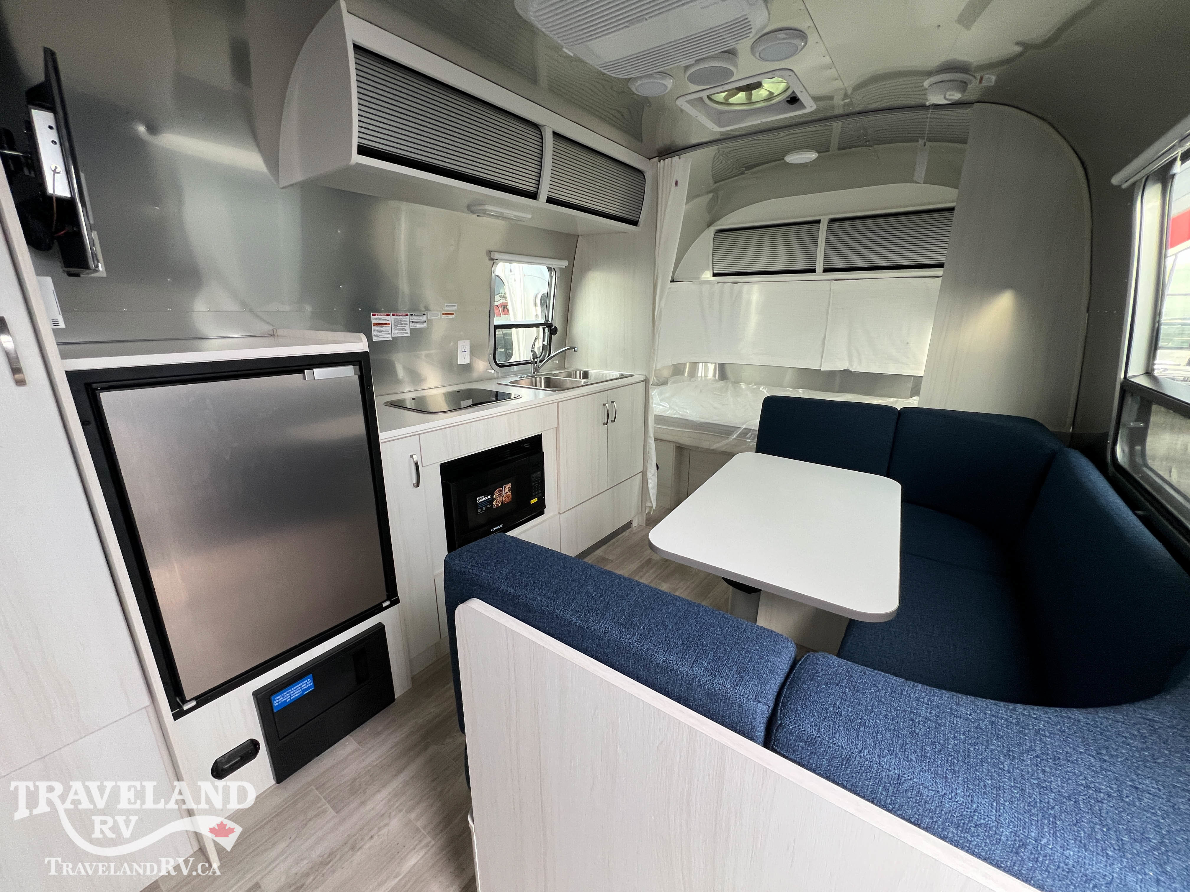 2026 Airstream Bambi 22FB - Image 3