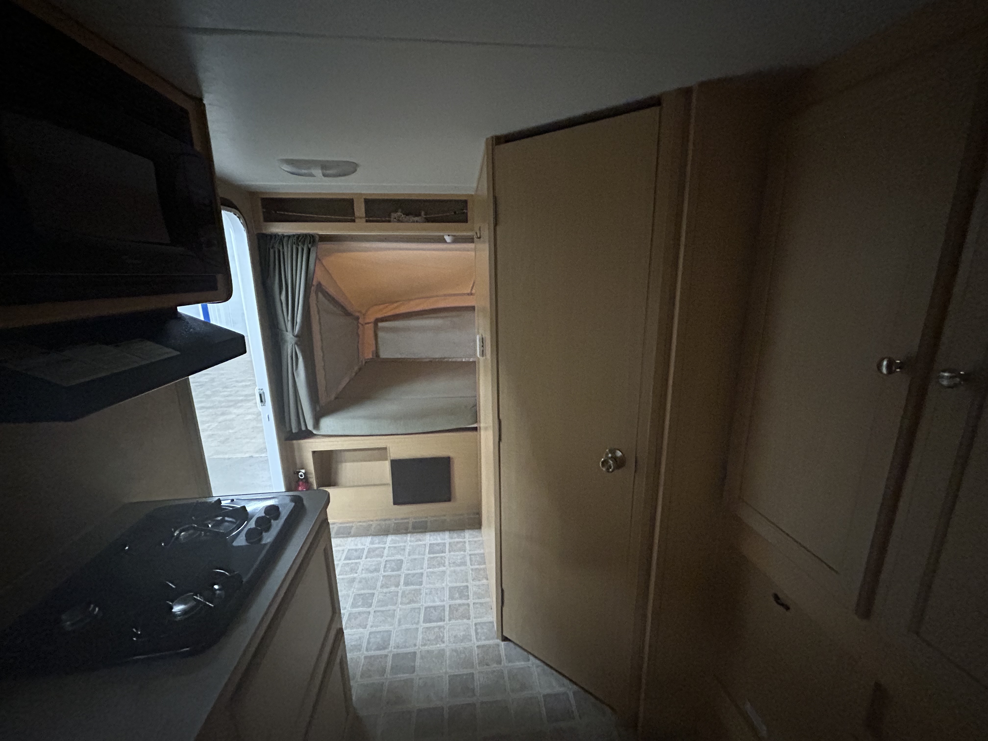 2004 KODIAK K235 - Image 9