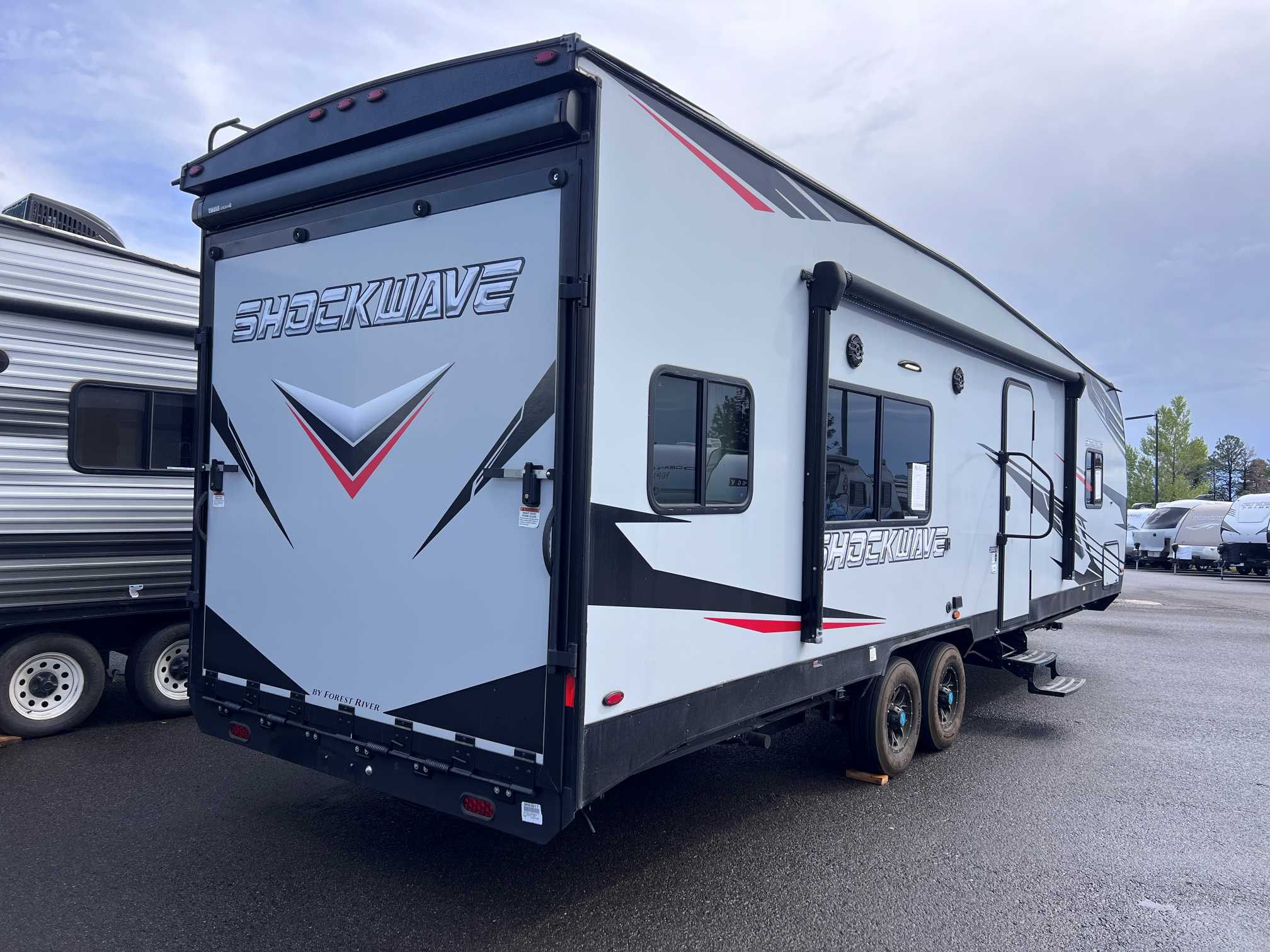 2022 Forest River Shockwave 27RQGMX - Image 5