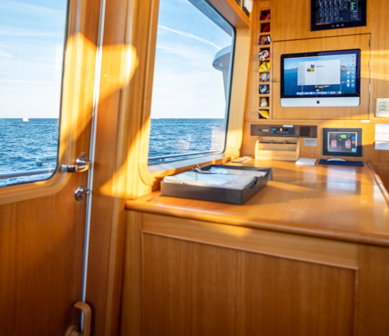 1999 Palmer Johnson Motor Yacht - Image 15