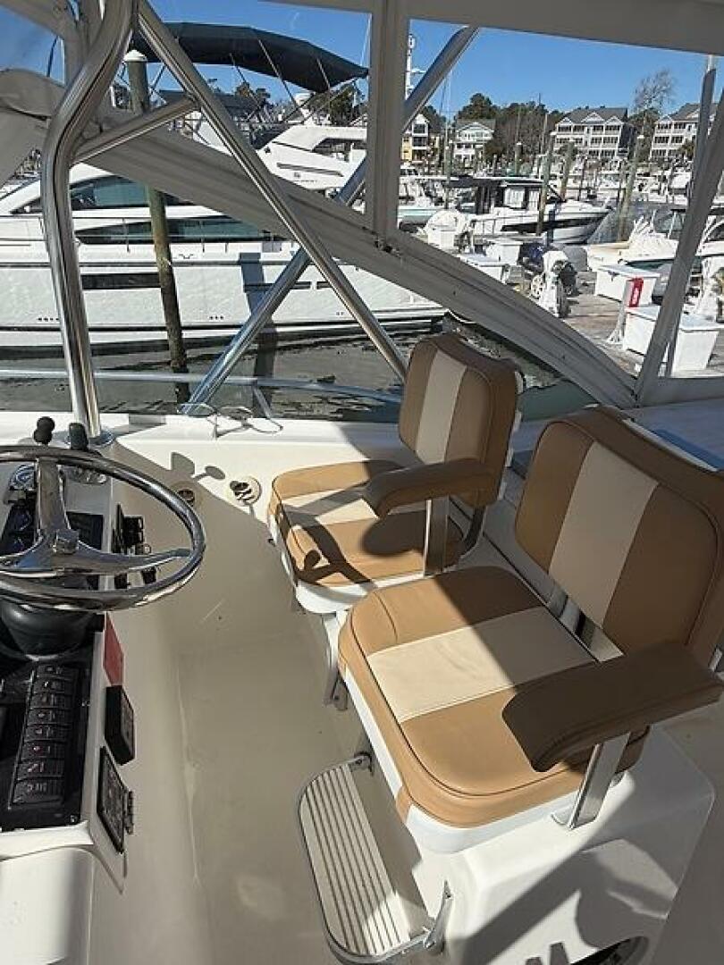 2011 Luhrs 37 IPS Canyon Series - Image 15