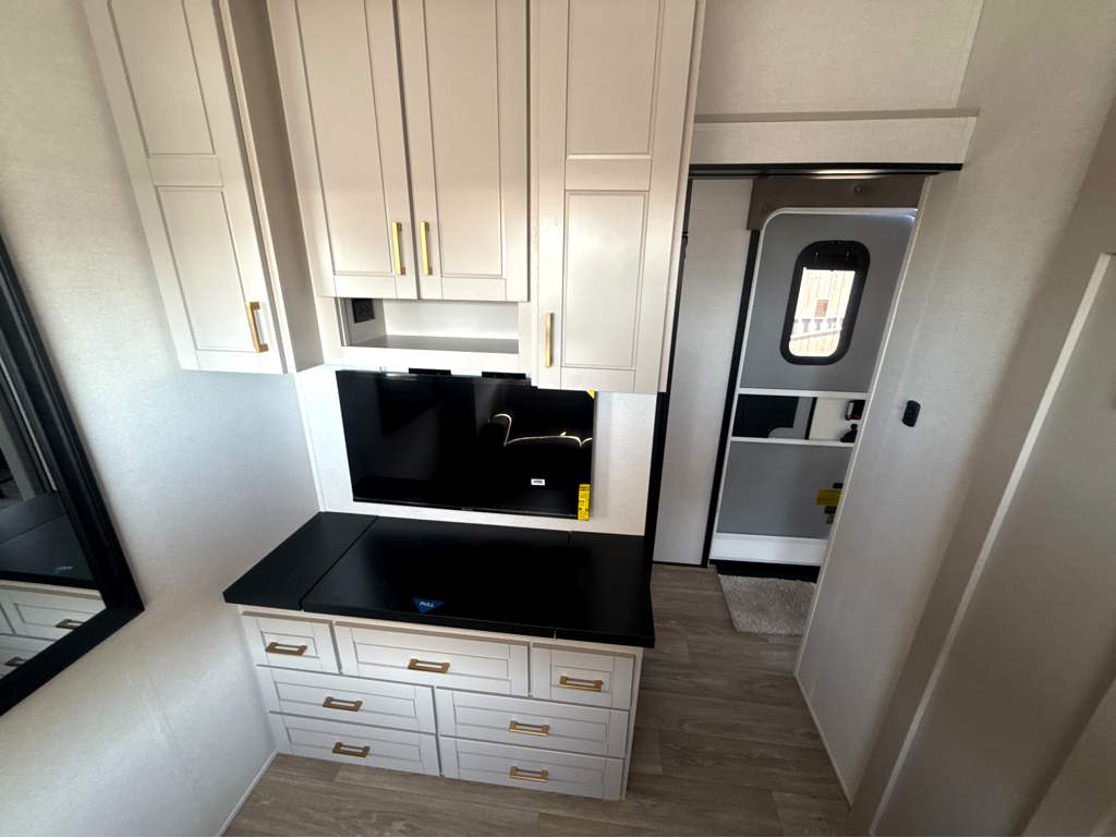 2027 JAYCO NORTH POINT 361RLBH - Image 20