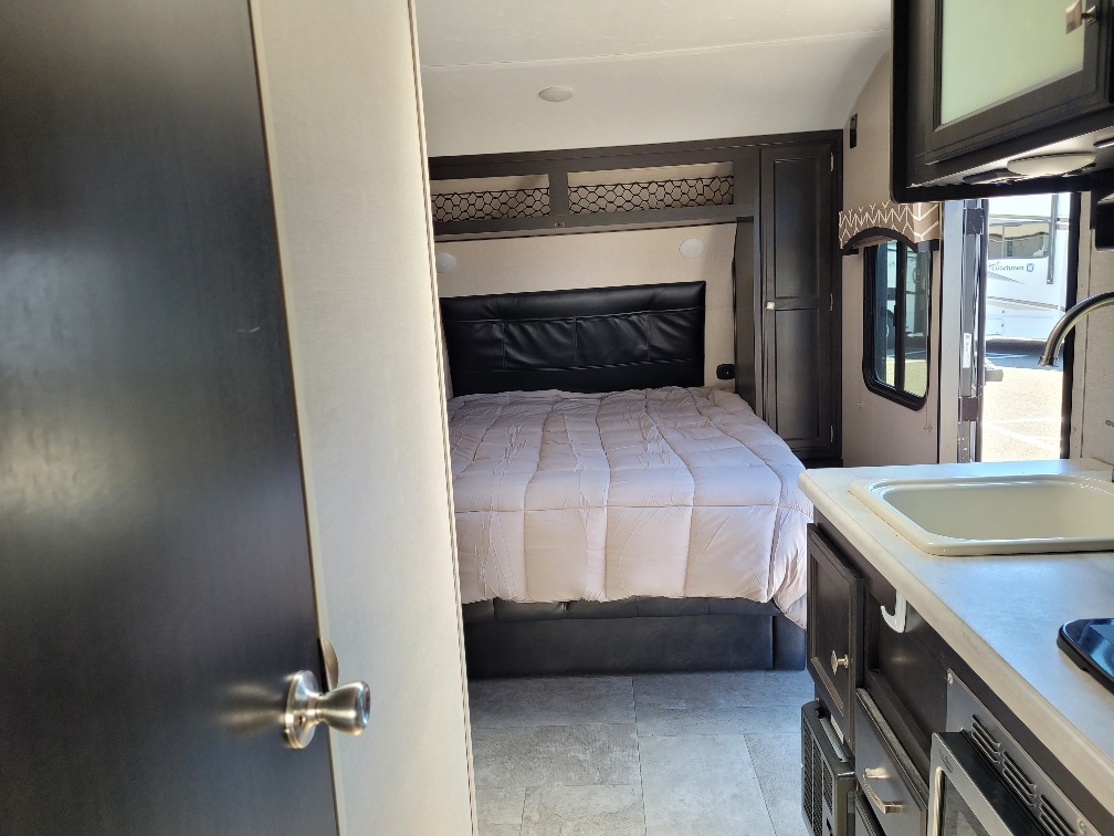 2019 Venture RV Sonic Lite SL169VBH - Image 16