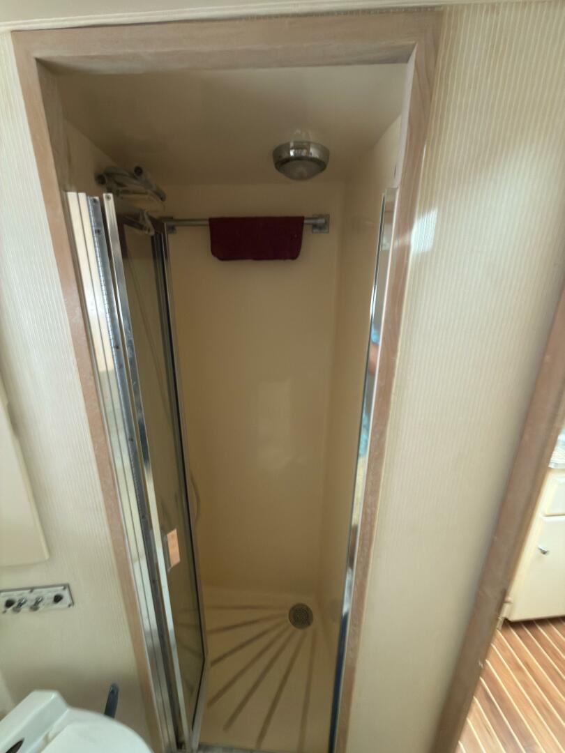 1994 Hatteras Double Cabin - Image 39