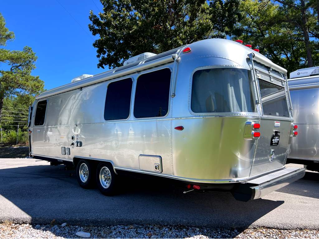 2027 AIRSTREAM INTERNATIONAL 27FBQ - Image 3