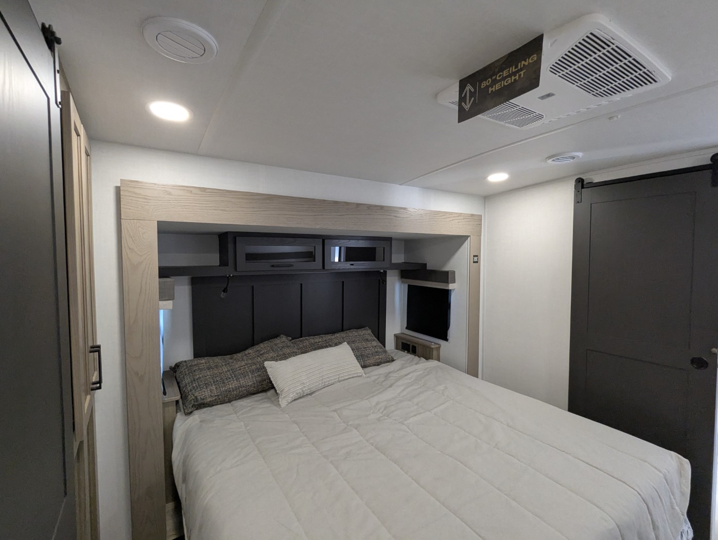 2026 Forest River Rockwood Signature 401SFB - Image 20