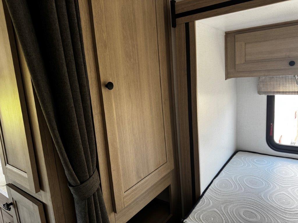 2026 Forest River Sunseeker LE 2550DSLE - Image 22