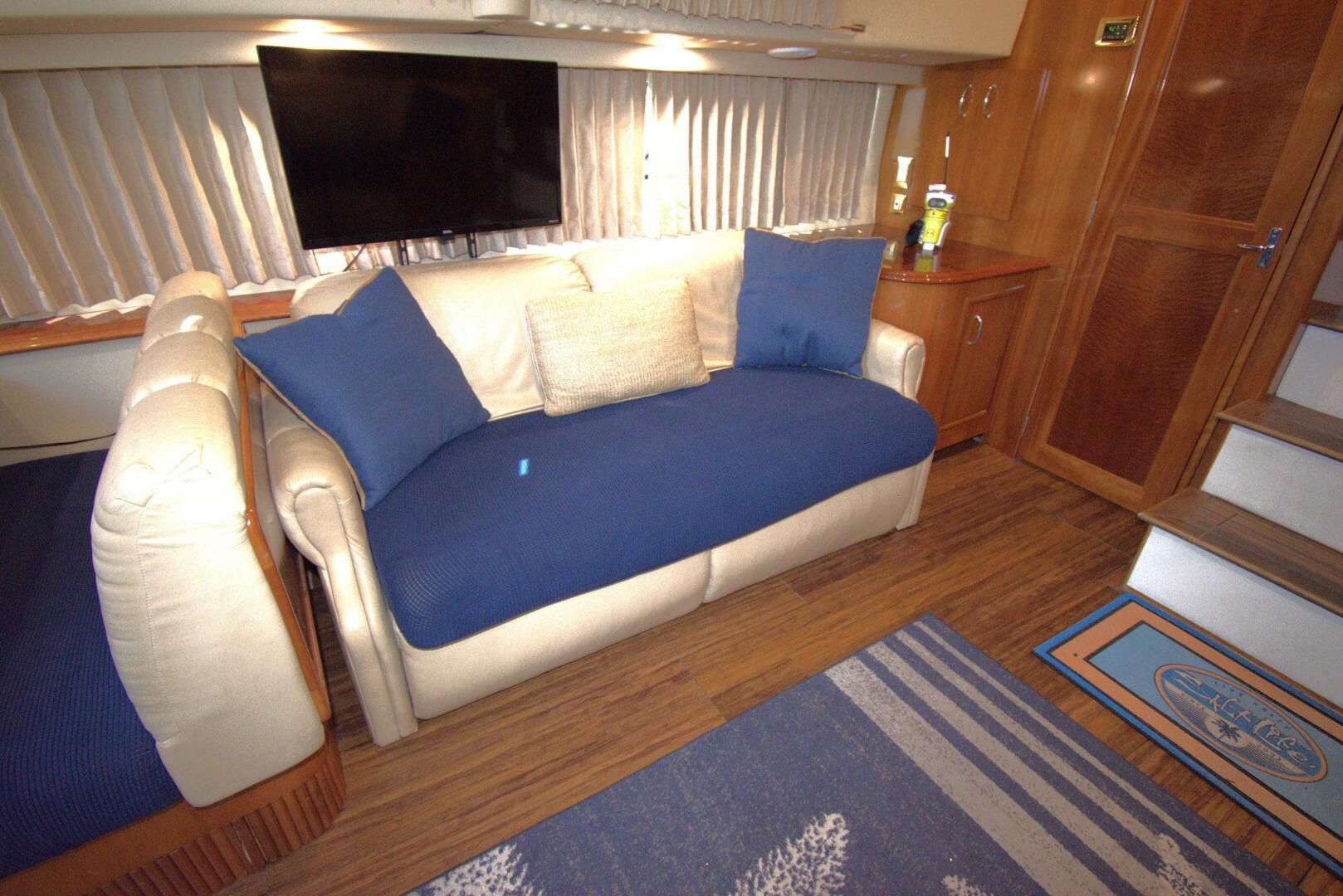2005 Carver 444 Cockpit Motor Yacht - Image 27