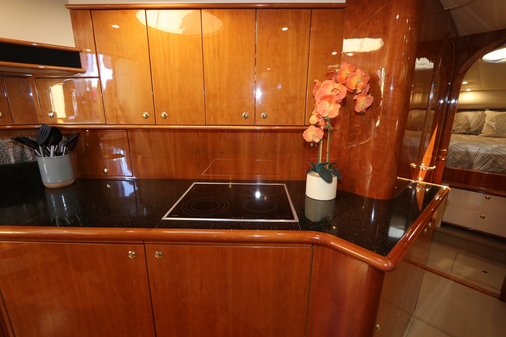 2005 Neptunus 56 Express - Image 28