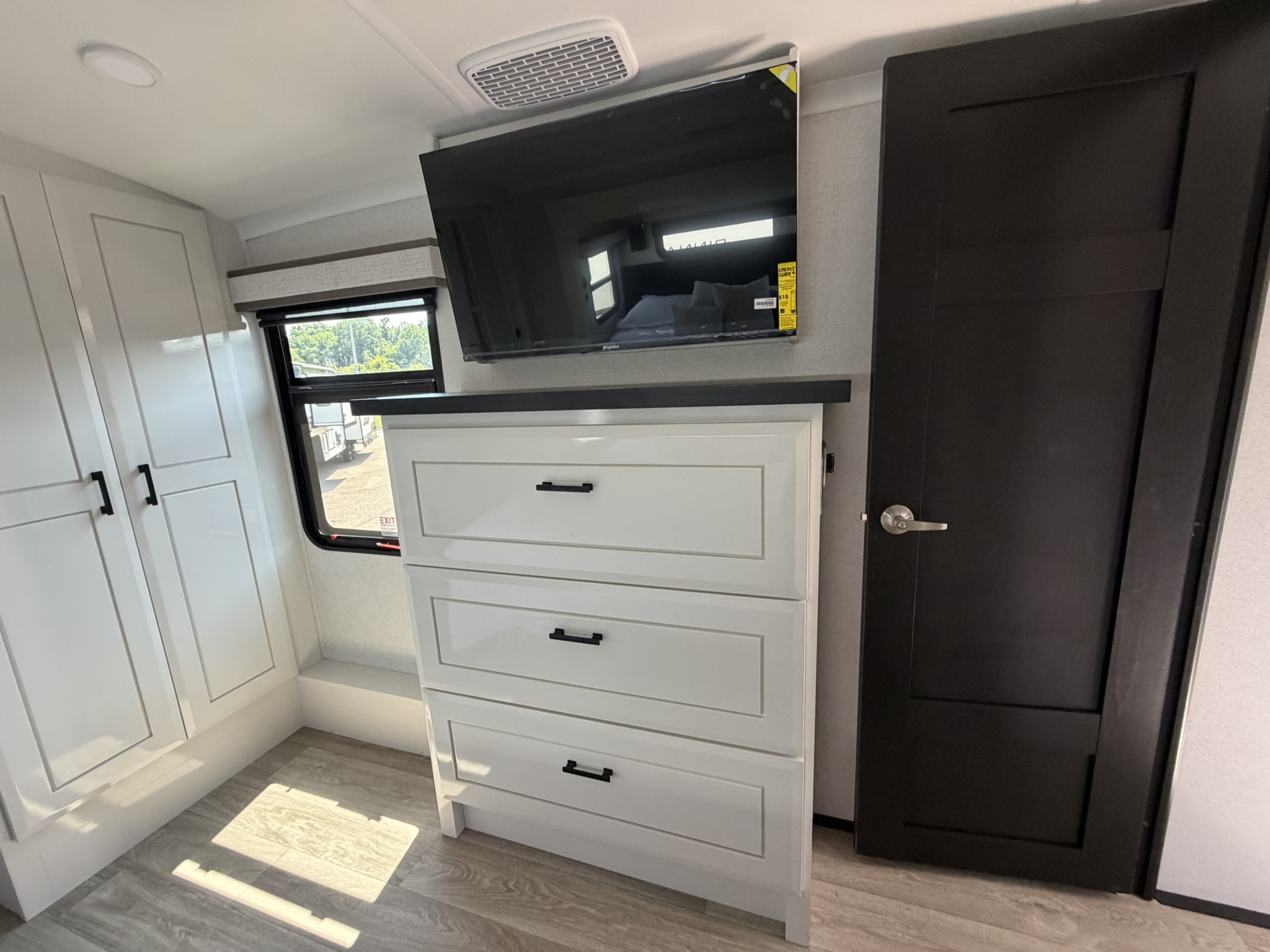 2027 JAYCO PINNACLE 32RLTS - Image 46