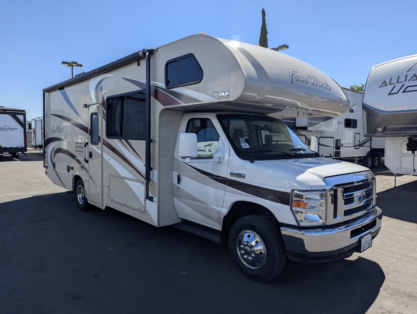2017 Thor Motor Coach Four Winds 26B - Image 1