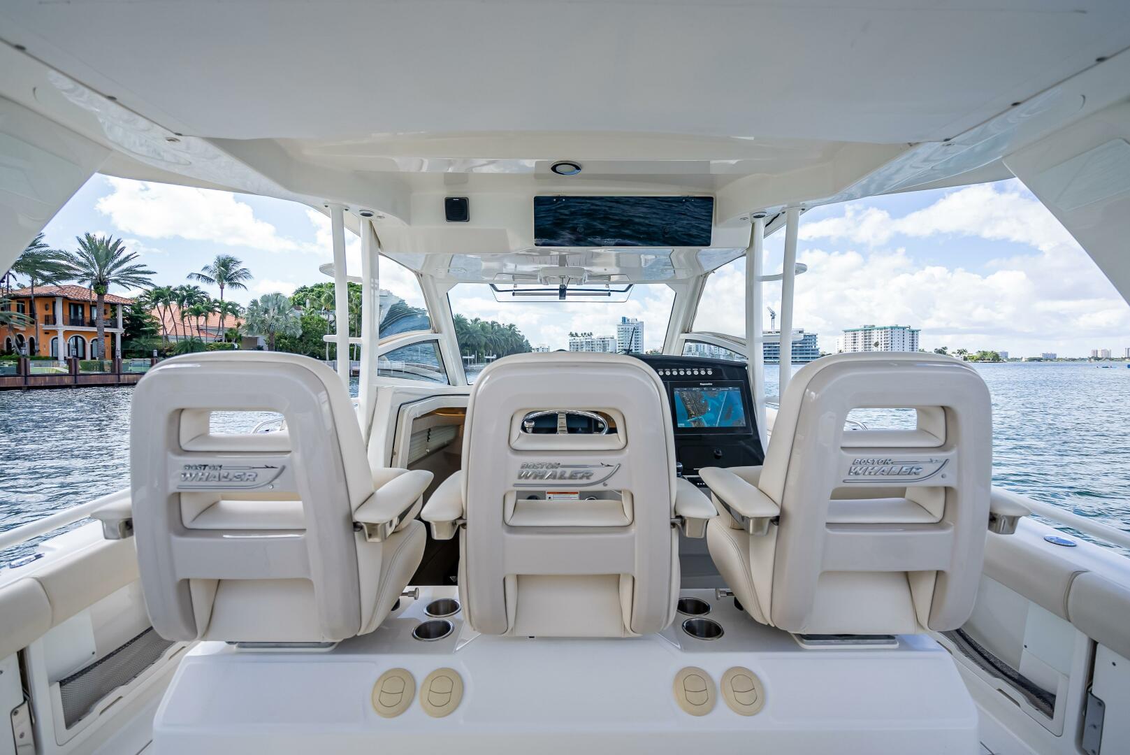 2016 Boston Whaler - Image 115