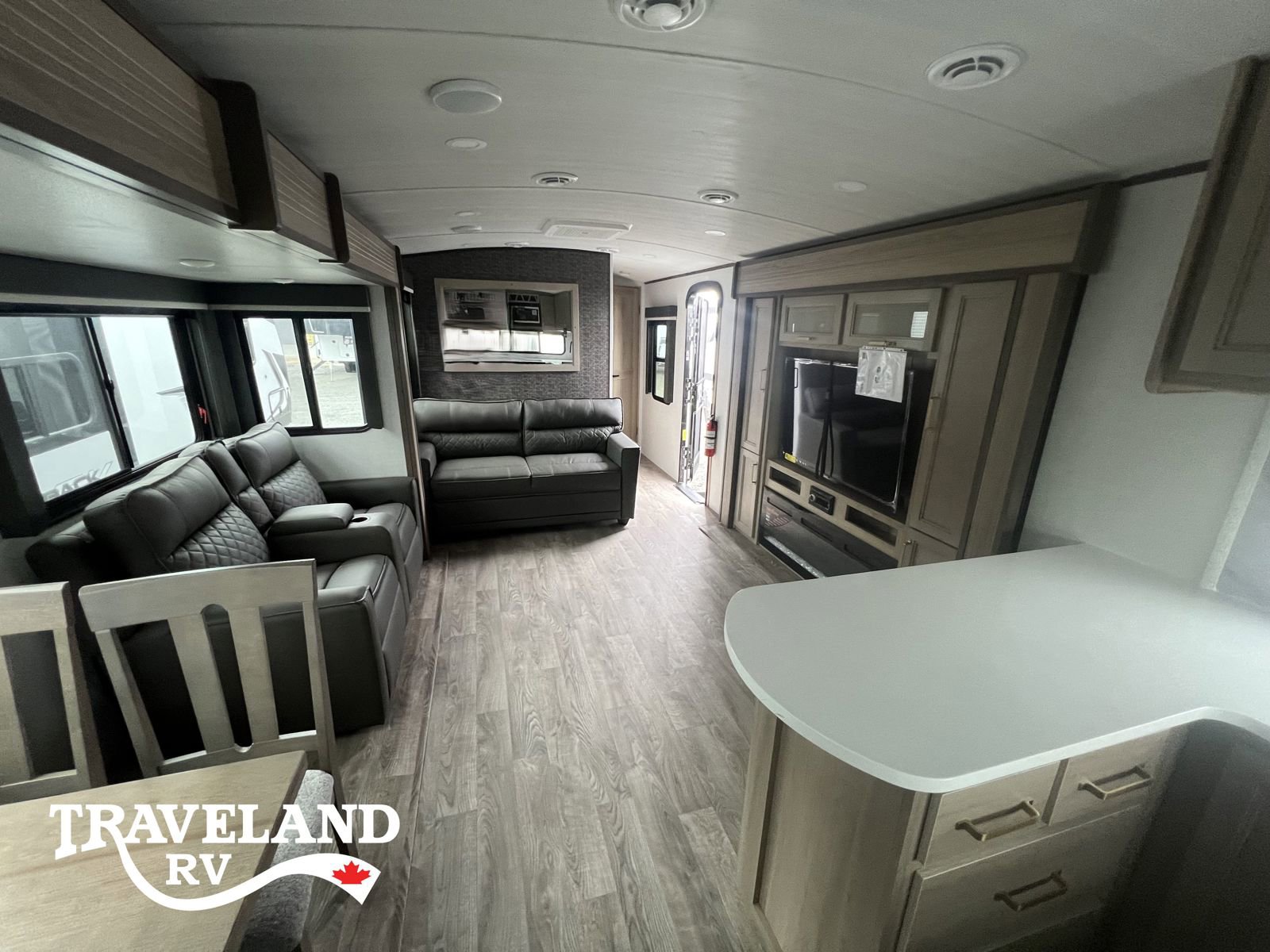 2025 Keystone Outback 332ML - Image 7