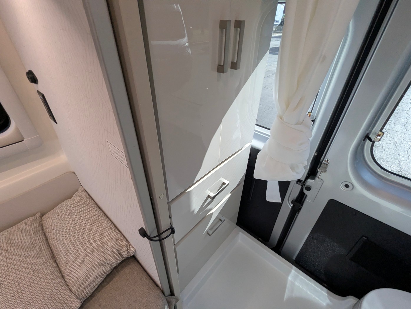 2027 Thor Motor Coach Tellaro 20L - Image 30