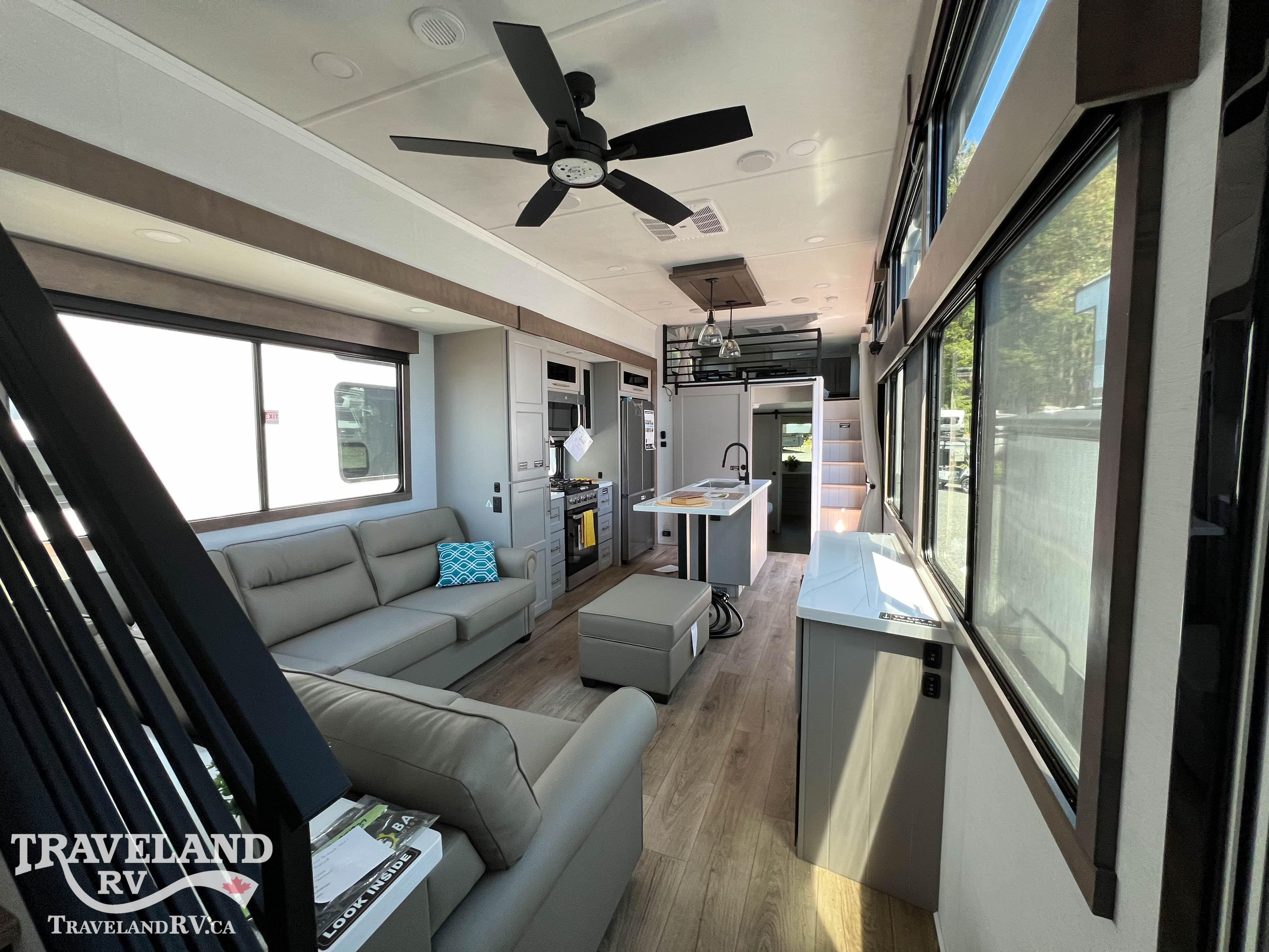 2026 Alliance RV Benchmark 44LFT - Image 4