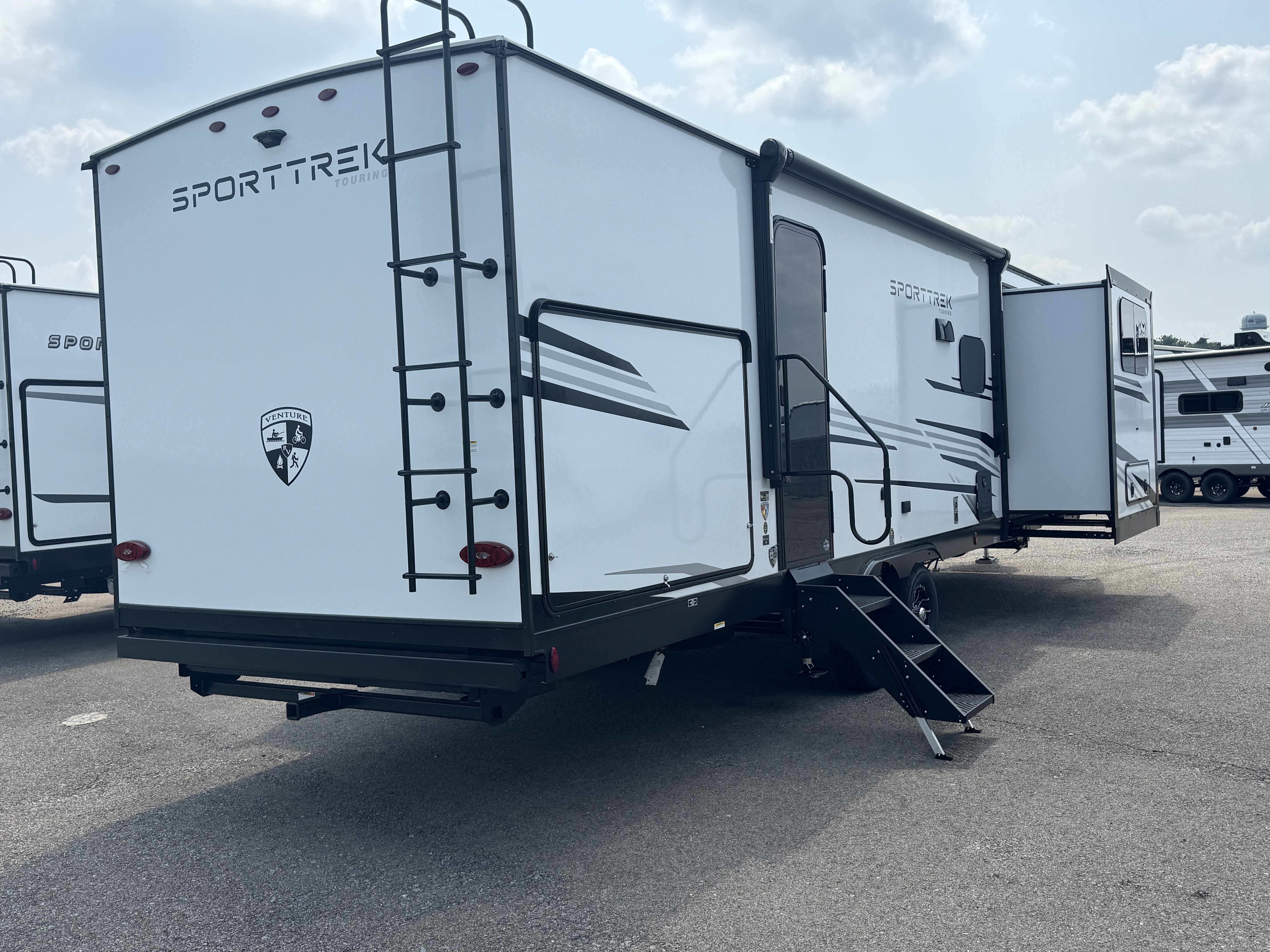 2027 VENTURE RV SPORTTREK 292VRB - Image 5