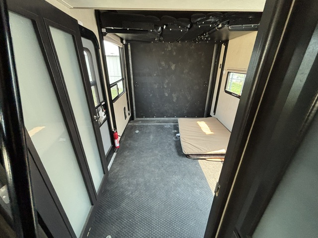2018 Dutchmen Voltage Triton 3551 - Image 26