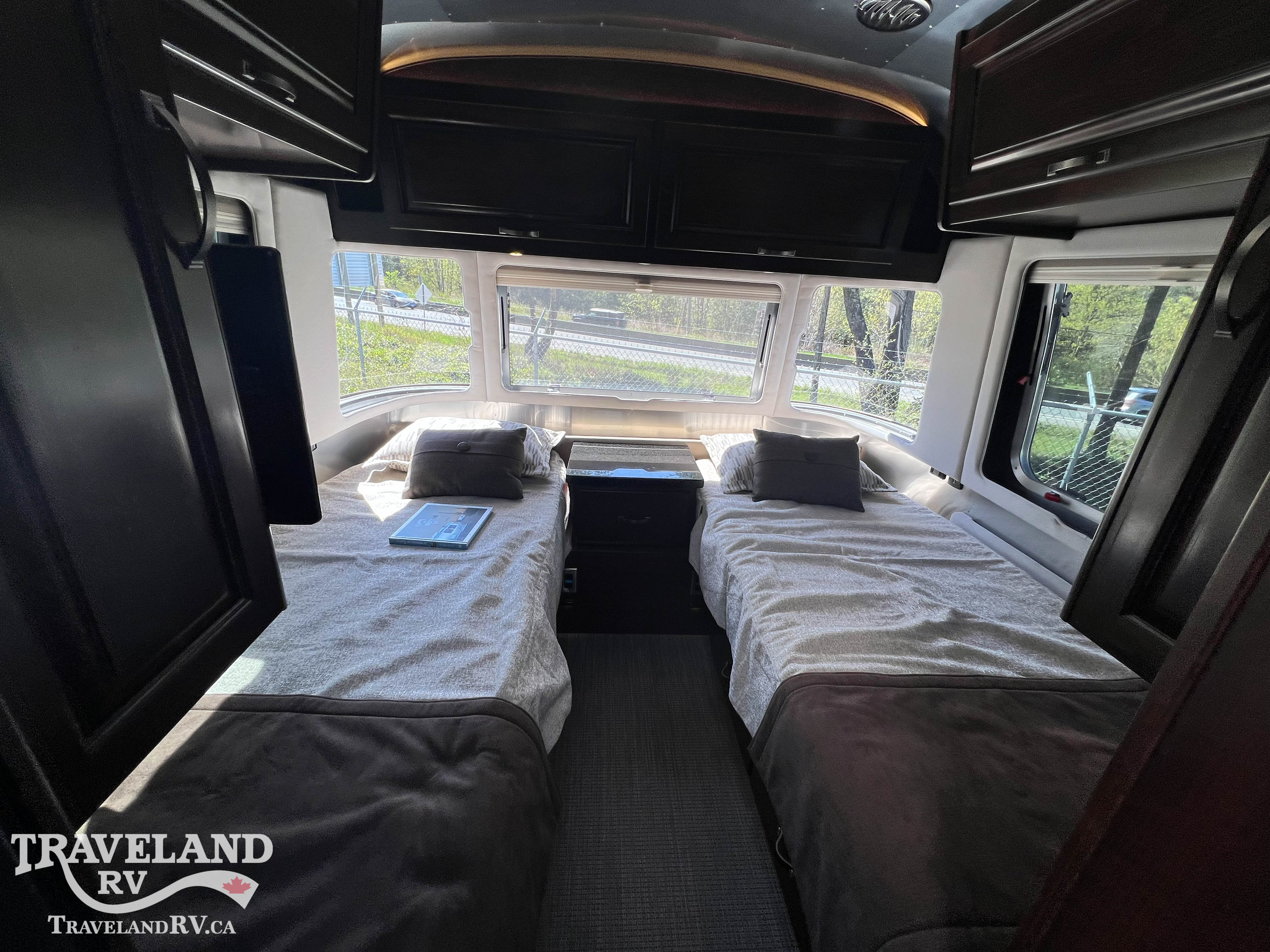 2020 Airstream Classic 30RB Twin - Image 13