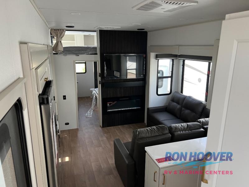 2026 GRAND DESIGN 3804DS - Image 33