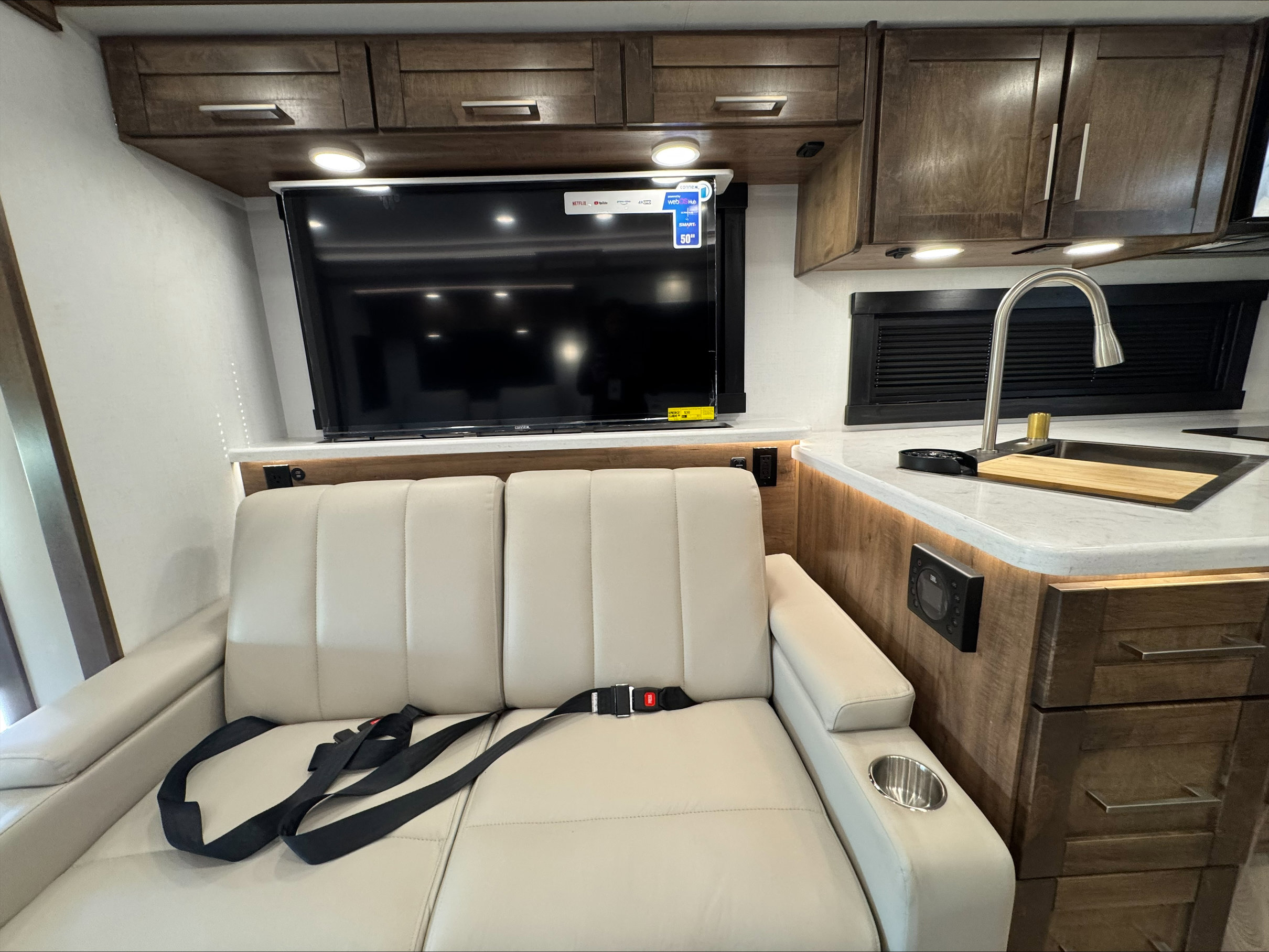 2026 JAYCO SENECA 37M - Image 10