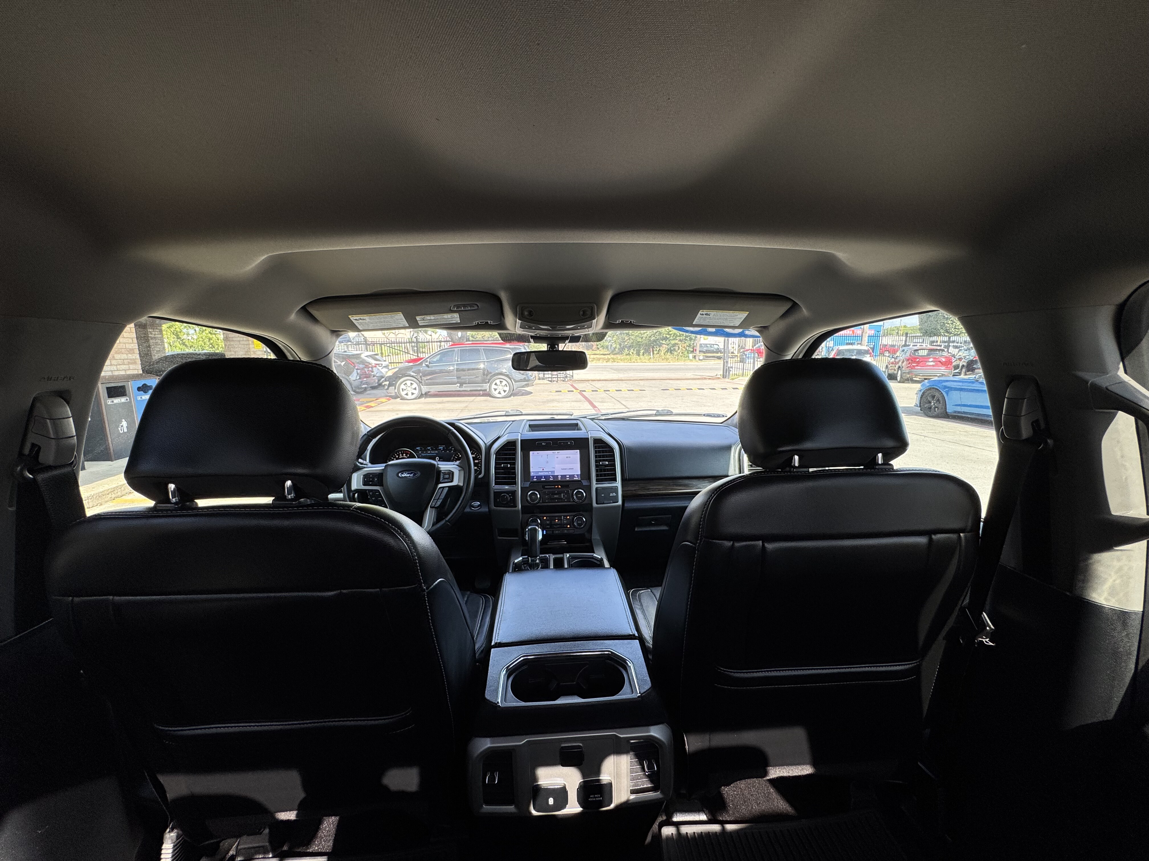 2019 Ford F150 Crew Cab XLT 4WD - Image 34