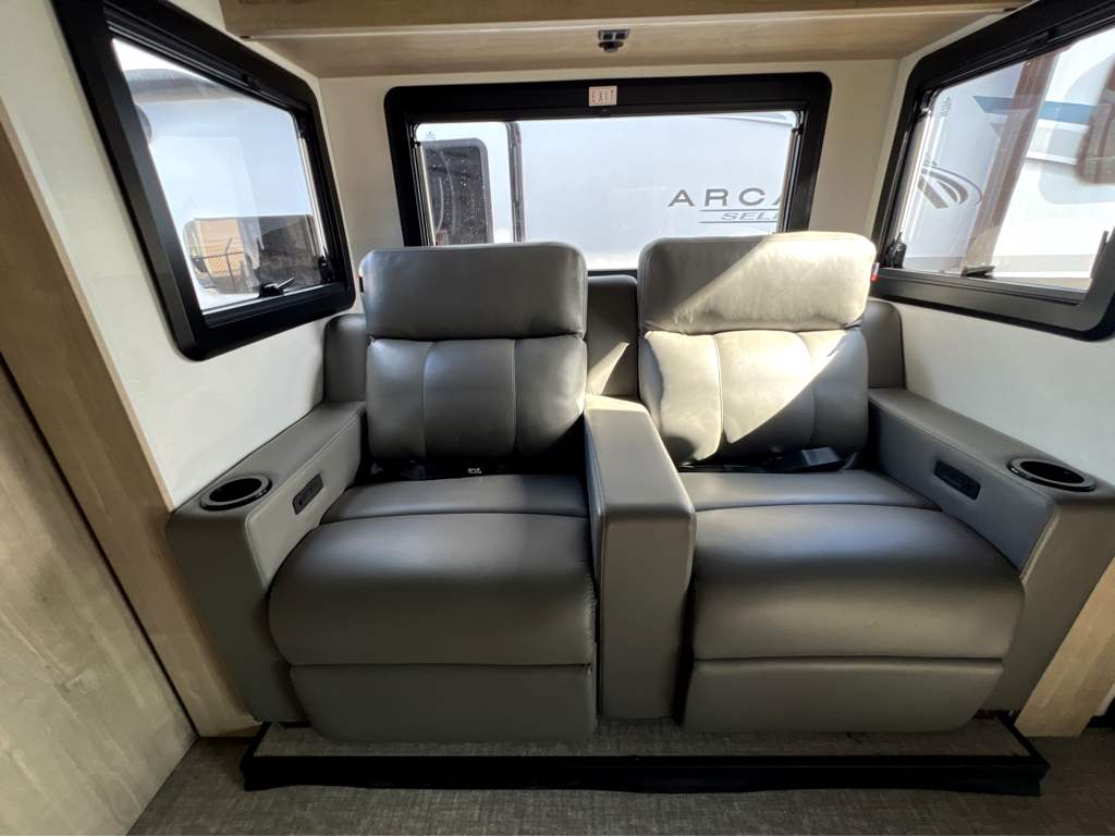 2026 Grand Design Lineage Series M 25TK - Image 32