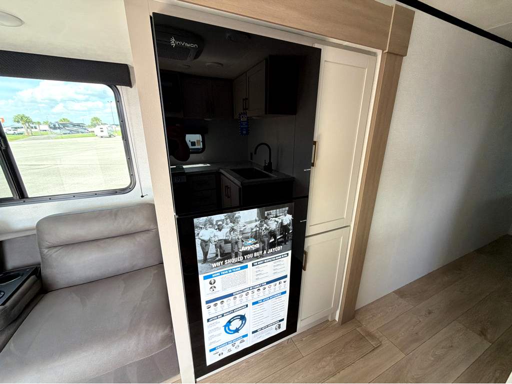 2027 JAYCO JAY FEATHER 25RLSL - Image 15