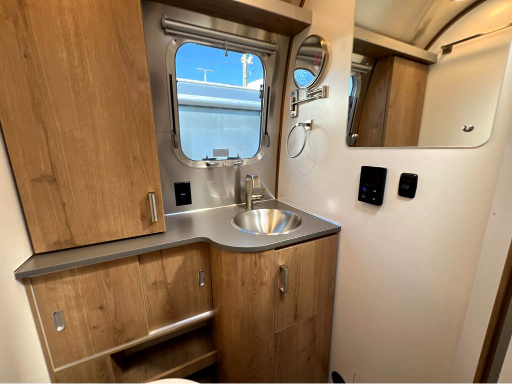 2027 AIRSTREAM TRADE WIND 27FBQ - Image 20