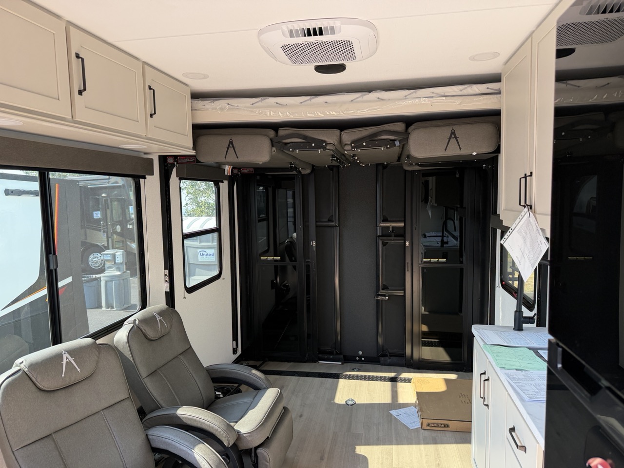 2026 Grand Design Momentum G-Class 21G - Image 15