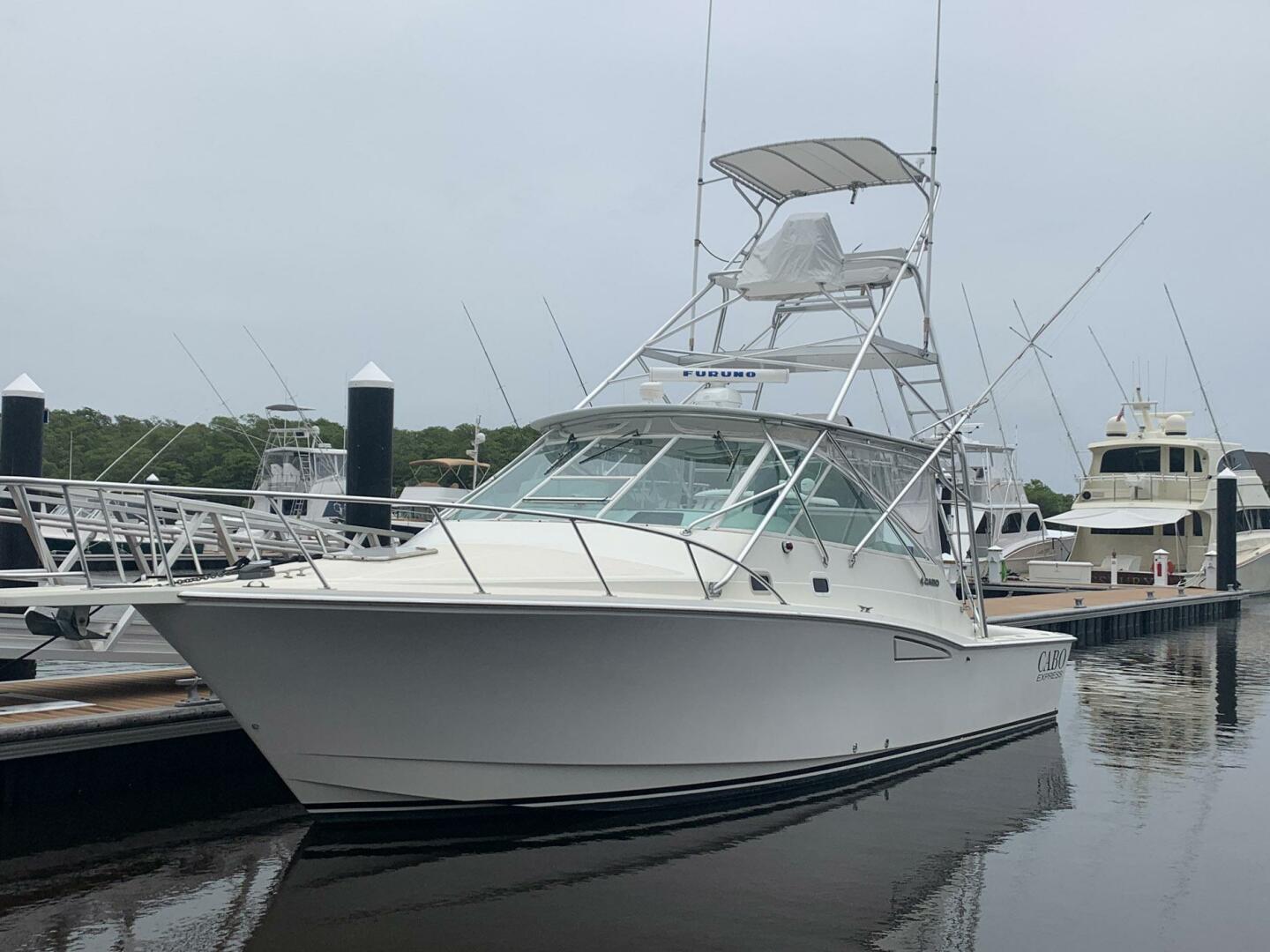 2002 Cabo 35 Express - Image 3