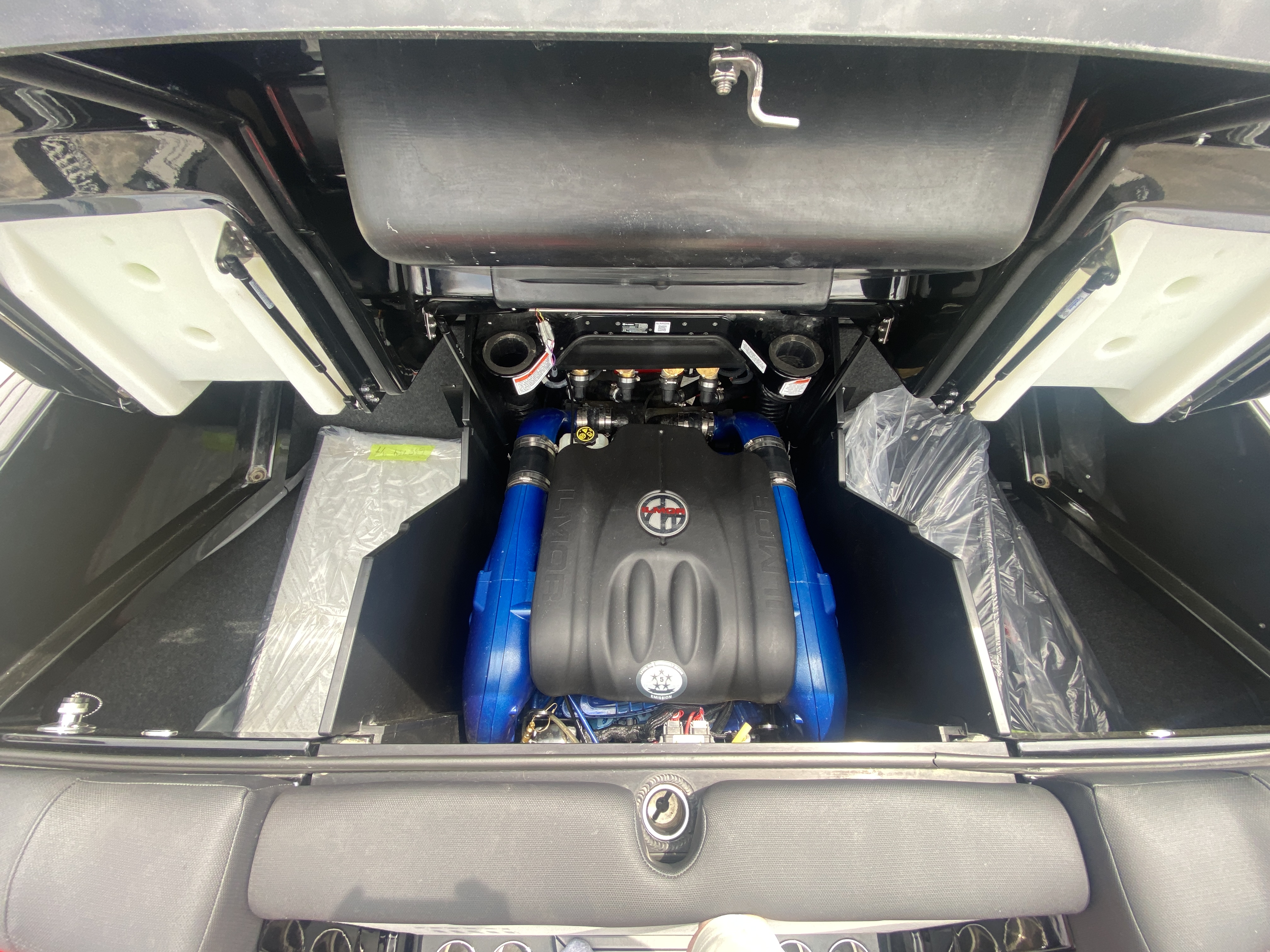 2021 MasterCraft X26 - Image 12