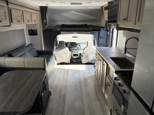 2026 Forest River Sunseeker LE 3010DS - Image 16